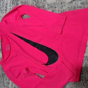 Nike long sleeve 6X spotting on sleeves